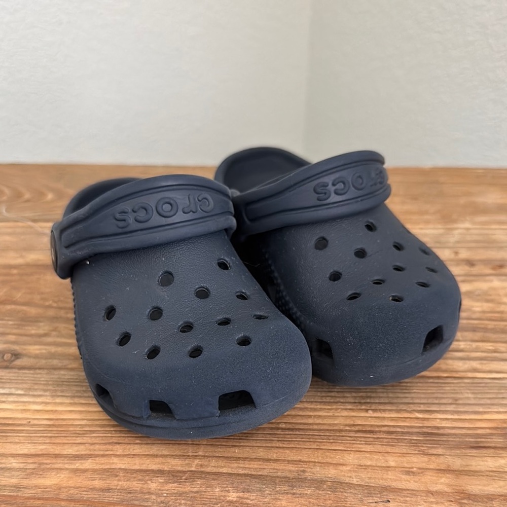 Toddler CROCS Size C6 Navy Blue